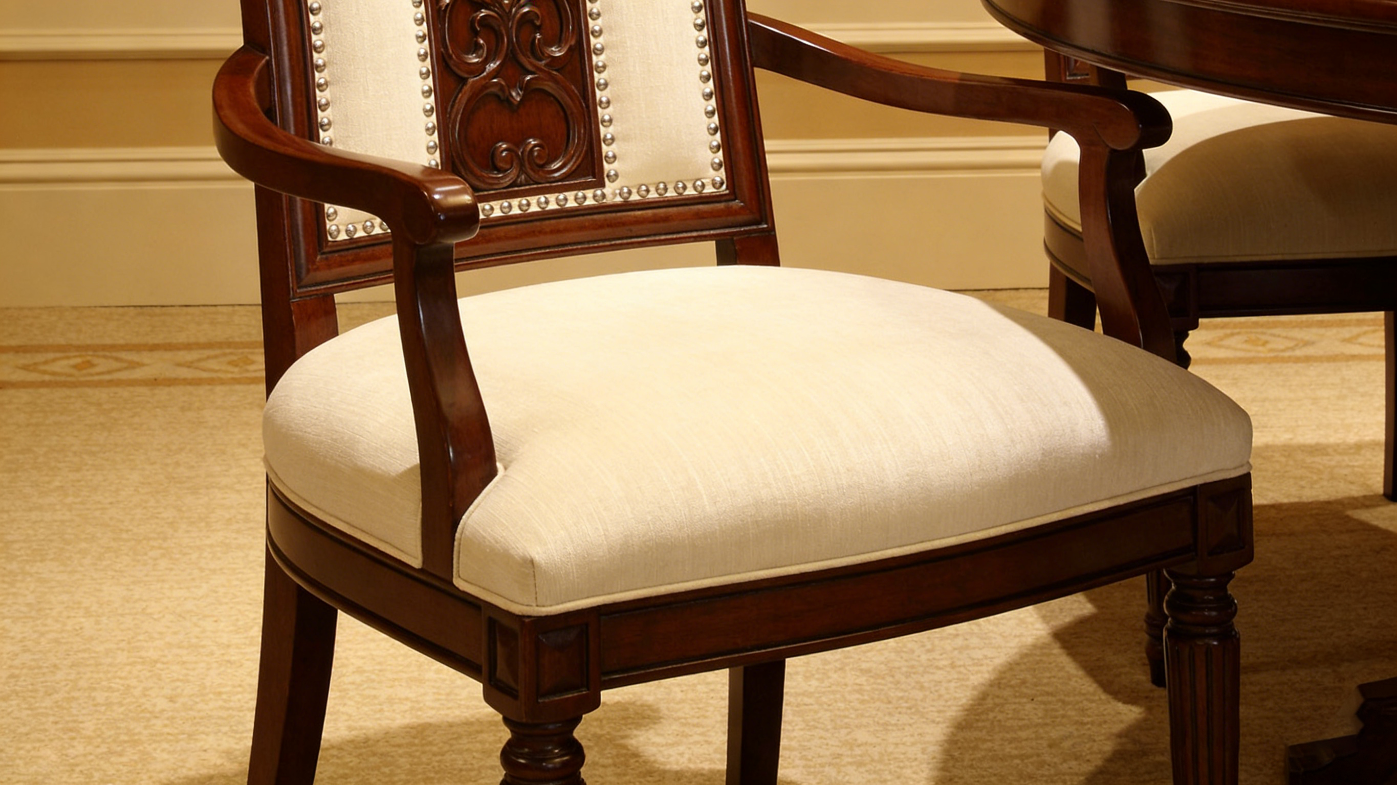 Έπιπλα ξενοδοχείου 5 αστέρων Τραπεζαρία chair.png